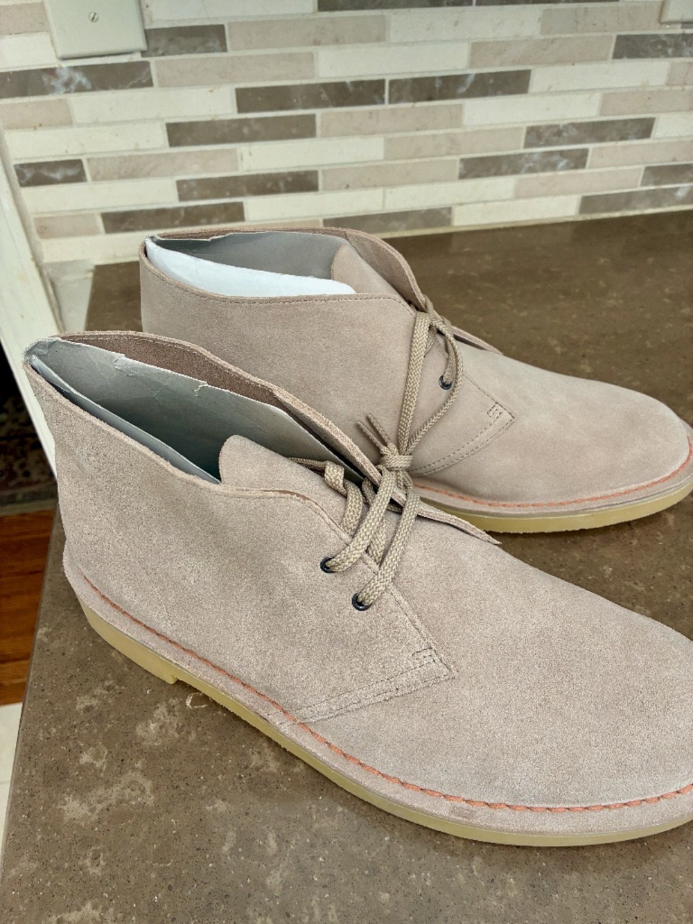 New CLARKS Classic Desert Chukka Boots Sand Suede Lace Up Crepe Sole Men's 13 M